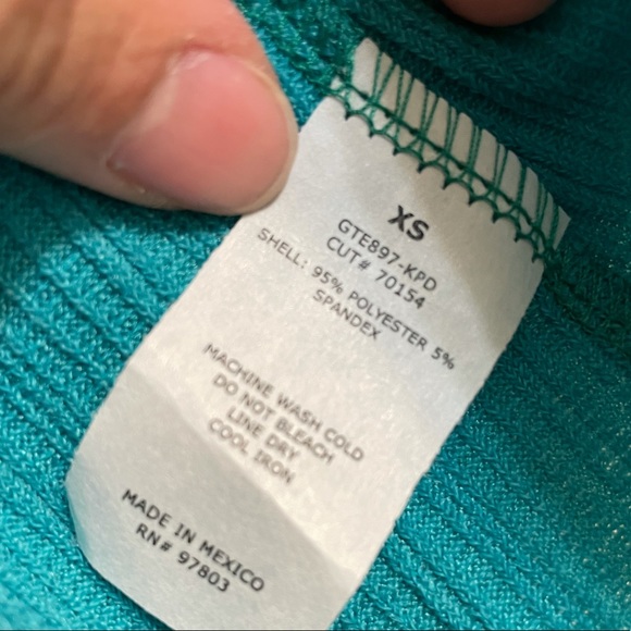 Green Envelope Sleeveless Ribbed Tie Front Tank Top NWT - Picture 6 of 8